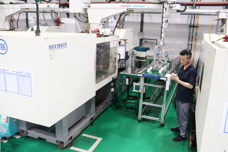 精密注塑件是如何加工生產(chǎn)出來的，立新塑膠來為您解答？